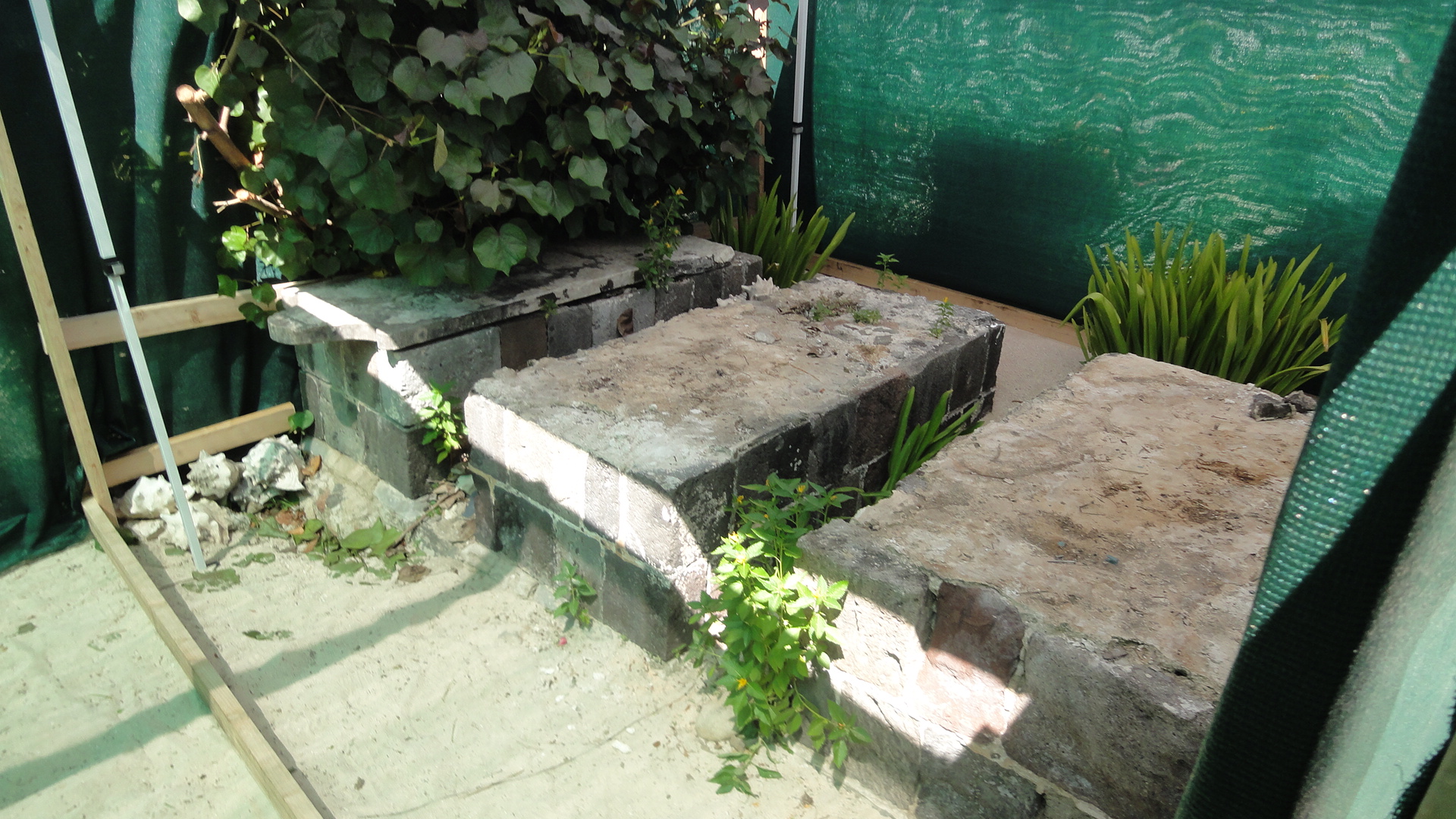 PORTELLY tombes destruction 1